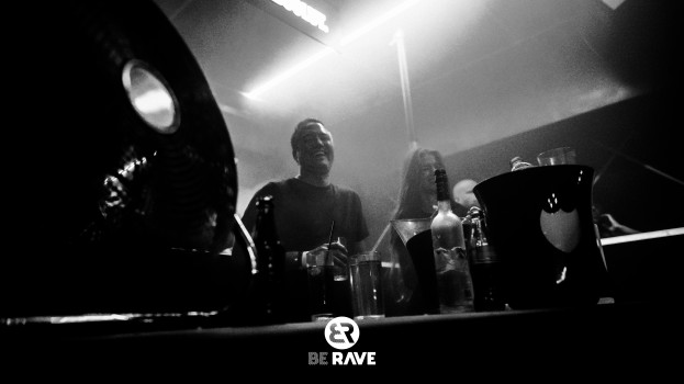 Pictures Be Rave presents TechnoV